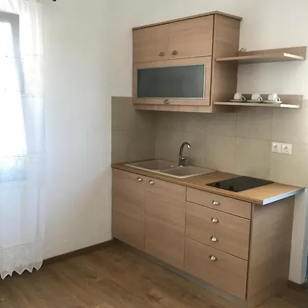 Vegera 'sofrano', Stavros Донуса