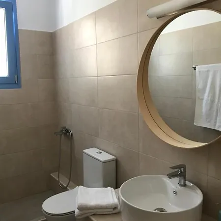 Vegera 'sofrano', Stavros Tatil Evi